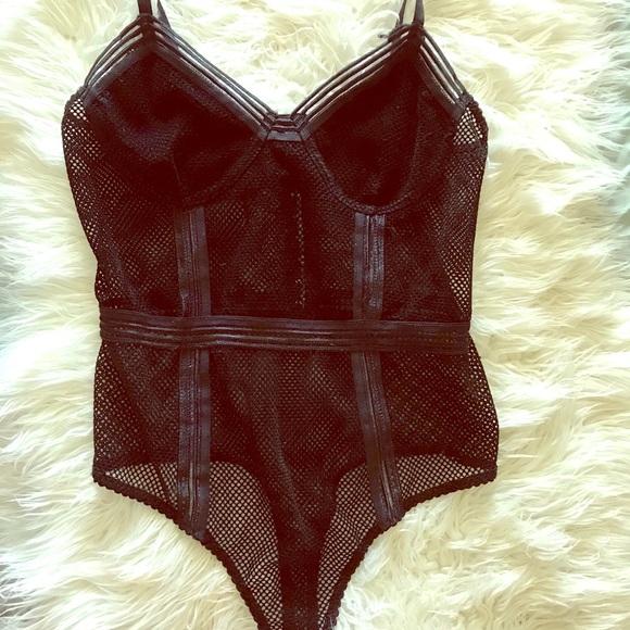 Sexy Bodysuit 🖤 - Picture 1 of 3